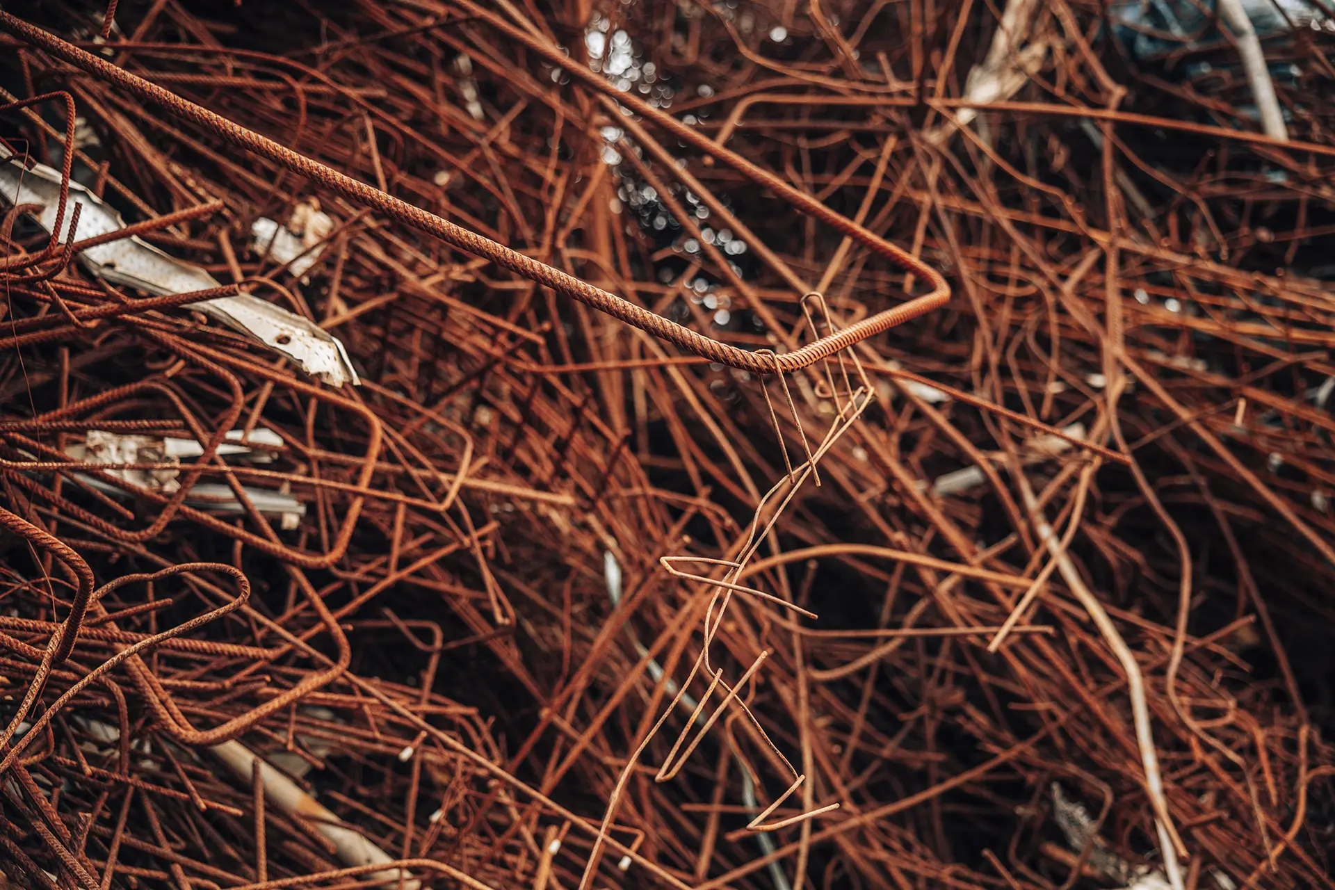 Schrotthandel Düsseldorf Ossenbühl Schrott Eisenhaufen Detail